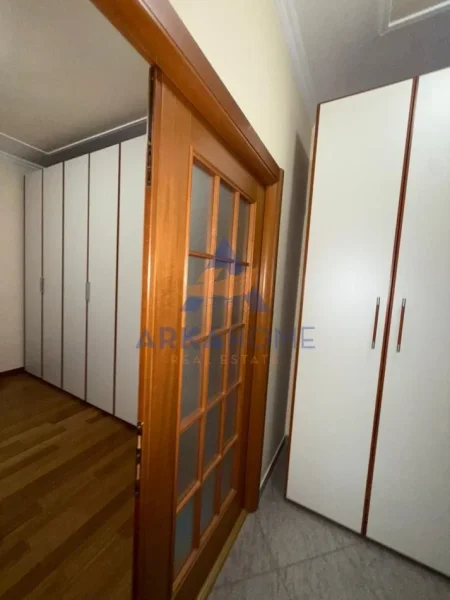 Tirane, shitet apartament 2+1+Ballkon , 136 m² 650.000 € 