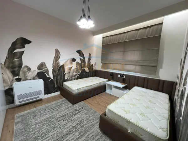 Tirane, jepet me qera apartament 2+1 Kati 3, 106 m² 1.100 € (Kopshti Botanik)