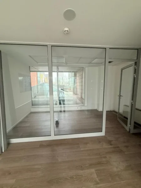 Tirane, jepet me qera zyre , 305 m² 9.150 € (ETC)