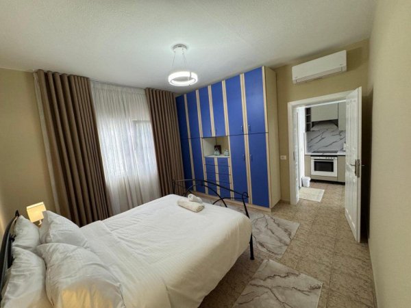 Tirane, jepet me qera Vile 1+1 Kati 1, 65 m² 500 € (Shkoze)