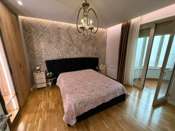 Tirane, shes apartament 3+1+Aneks+Ballkon Kati 1, 129 m² 390.000 € (Rruga e Elbasanit)