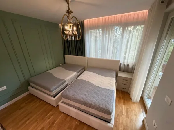 Tirane, shes apartament 3+1+Aneks+Ballkon Kati 1, 129 m² 390.000 € (Rruga e Elbasanit)