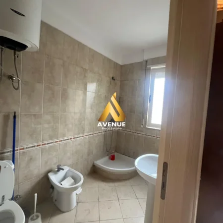Tirane, jepet me qera apartament 2+1+Ballkon Kati 2, 90 m² 550 € (rrapo hekali)