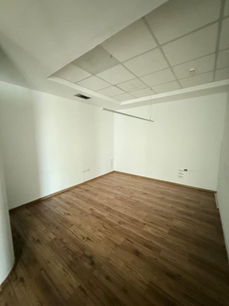 Tirane, jepet me qera zyre Kati 10, 105 m² 3.150 € (Galeria ETC)
