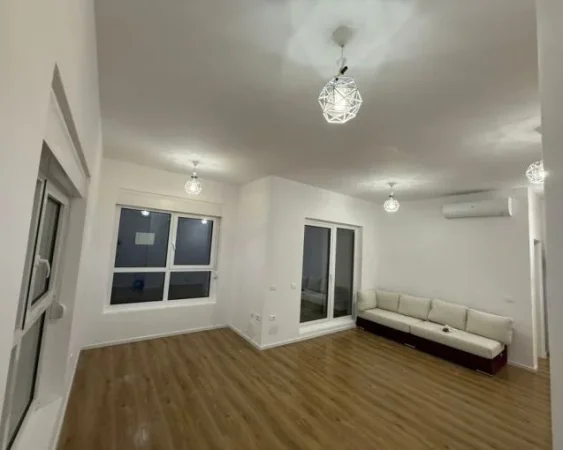 Tirane, jepet me qera ambjent biznesi Kati 0, 50 m² 450 € (Rruga Ali demi)