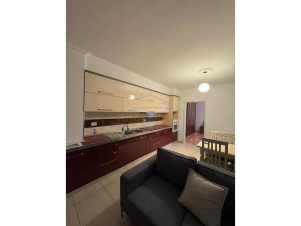 Tirane, shitet apartament 1+1 , 61 m² 130.000 € (Kompleksi Kontakt, 21 Dhjetori , Tirane)