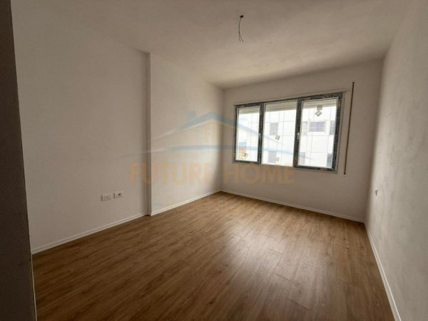 Tirane, shitet apartament 2+1+Ballkon Kati 3, 116 m² 120.000 € (RRUGA LIRIA)  UNA63116