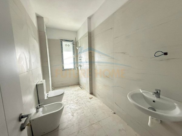 Tirane, shitet apartament 2+1+Ballkon Kati 3, 116 m² 120.000 € (RRUGA LIRIA)  UNA63116