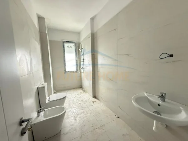Tirane, shitet apartament 2+1+Ballkon Kati 3, 116 m² 120.000 € (RRUGA LIRIA)  UNA63116