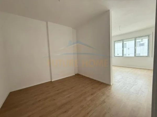Tirane, shitet apartament 2+1+Ballkon Kati 3, 116 m² 120.000 € (RRUGA LIRIA)  UNA63116