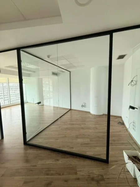 Tirane, jepet me qera zyre Kati 10, 105 m² 3.150 € (ETC)
