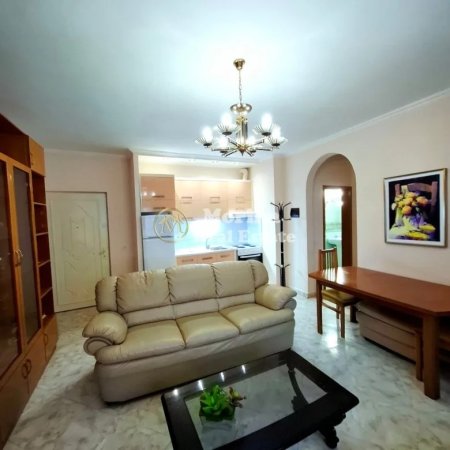Tirane, jepet me qera apartament 1+1 Kati 3, 65 m² 550 € (Komuna e Parisit)