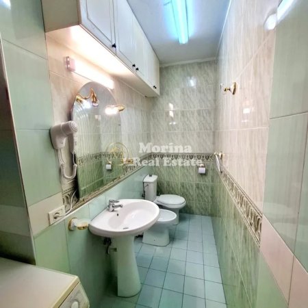 Tirane, jepet me qera apartament 1+1 Kati 3, 65 m² 550 € (Komuna e Parisit)