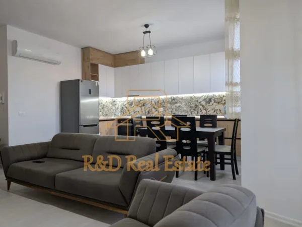 Tirane, jepet me qera apartament 2+1+Ballkon Kati 8, 105 m² 830 € (Kompleksi Halili)