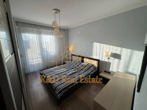 Tirane, jepet me qera apartament 2+1+Ballkon Kati 8, 105 m² 830 € (Kompleksi Halili)
