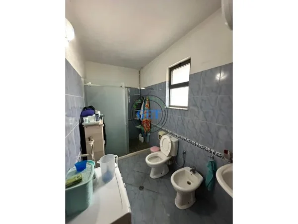 Durres, shitet Vile 4+1 Kati 2, 228 m² (Ish Keneta)