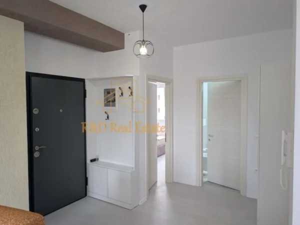 Tirane, jepet me qera apartament 2+1+Ballkon Kati 2, 96 m² 730 € (River Residence)