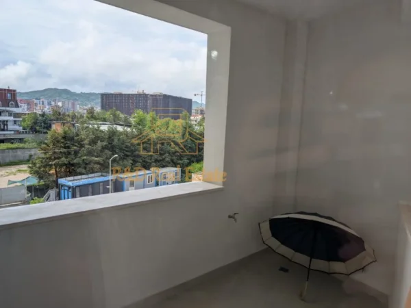 Tirane, jepet me qera apartament 2+1+Ballkon Kati 2, 96 m² 730 € (River Residence)
