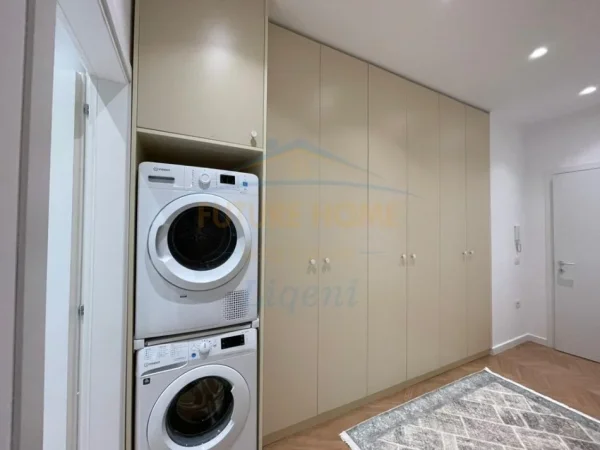 Tirane, jepet me qera apartament 2+1 Kati 4, 90 m² 1.000 € (Liqeni Thate)