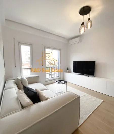 Tirane, jepet me qera apartament 1+1 Kati 1, 65 m² 900 € (Rezidenca Quartum(Rruga Panorama))