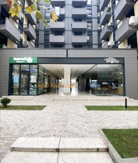 Tirane, jepet me qera apartament 1+1 Kati 1, 65 m² 900 € (Rezidenca Quartum(Rruga Panorama))