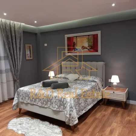 Tirane, jepet me qera apartament 1+1 Kati 4, 70 m² 780 € (Rruga MargaritaTutulani)