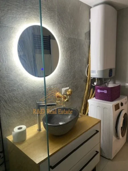 Tirane, jepet me qera apartament 1+1 Kati 1, 64 m² 750 € (Myslym Shyri)