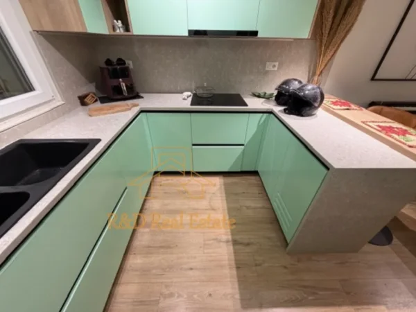 Tirane, jepet me qera apartament 1+1 Kati 1, 64 m² 750 € (Myslym Shyri)