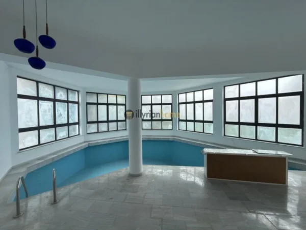 Tirane, shitet Vile , 1.350 m² 3.000.000 € (Rruga e Elbasanit)