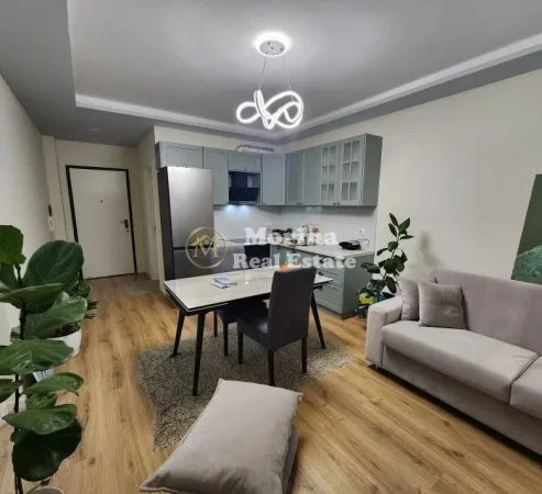 Tirane, jepet me qera apartament 1+1+Ballkon Kati 5, 70 m² 500 € (Fresku)
