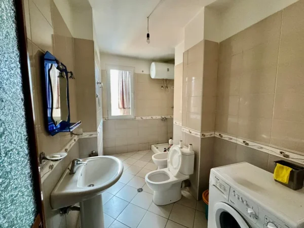 Tirane, jepet me qera apartament 1+1 Kati 4, 68 m² 450 € (Vilat Gjermane)