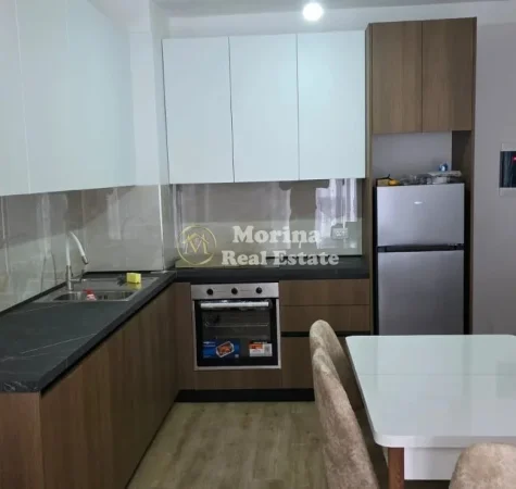 Tirane, jepet me qera apartament 2+1+Ballkon Kati 2, 70 m² 500 € (Univers City)