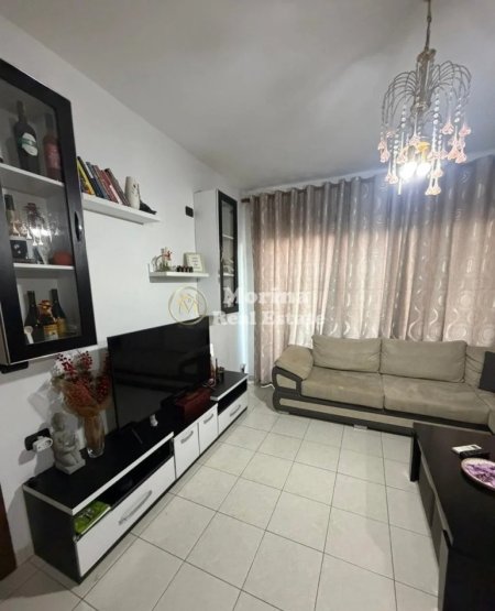 Tirane, jepet me qera apartament 1+1+Ballkon Kati 2, 50 m² 500 € (Fusha Aviacionit)