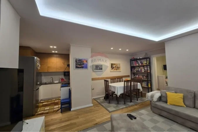 Tirane, jepet me qera apartament 3+1+Aneks+Ballkon Kati 4, 89 m² 900 € (Selvia)