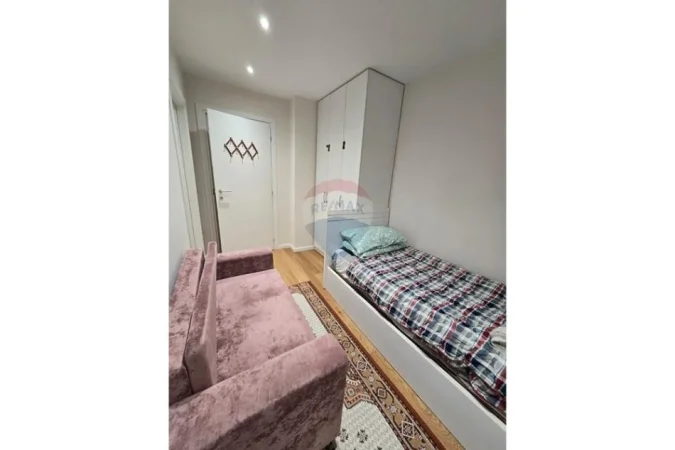 Tirane, jepet me qera apartament 3+1+Aneks+Ballkon Kati 4, 89 m² 900 € (Selvia)