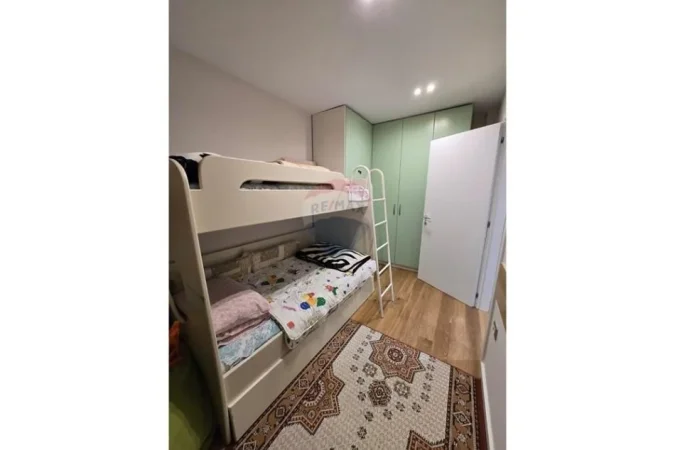 Tirane, jepet me qera apartament 3+1+Aneks+Ballkon Kati 4, 89 m² 900 € (Selvia)