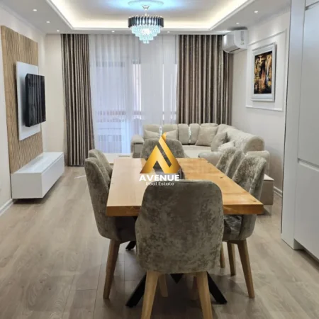 Tirane, jepet me qera apartament 2+1+Ballkon Kati 2, 115 m² 1.300 € (rruga peti)