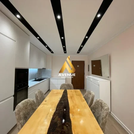 Tirane, jepet me qera apartament 2+1+Ballkon Kati 2, 115 m² 1.300 € (rruga peti)