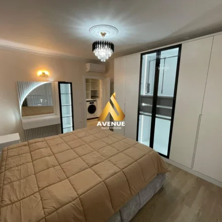 Tirane, jepet me qera apartament 2+1+Ballkon Kati 2, 115 m² 1.300 € (rruga peti)