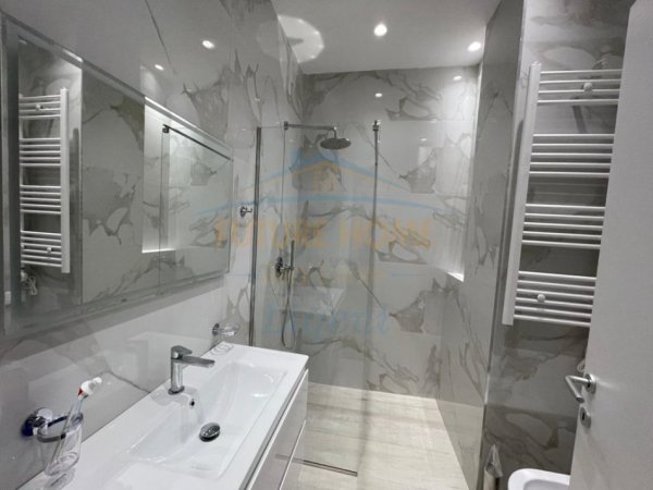 Tirane, jepet me qera apartament 2+1 Kati 4, 90 m² 1.000 € (Liqeni i Thate)