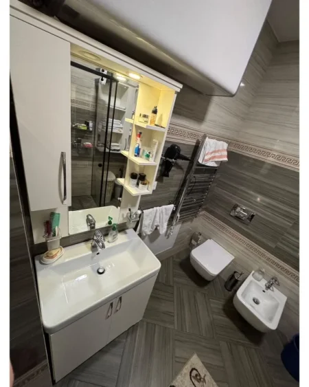 Tirane, shitet apartament 2+1 , 124 m² 375.000 € 