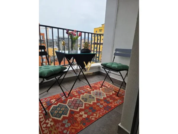 Tirane, jepet me qera apartament 1+1+Ballkon Kati 6, 55 m² 850 € (21 DHJETORI)