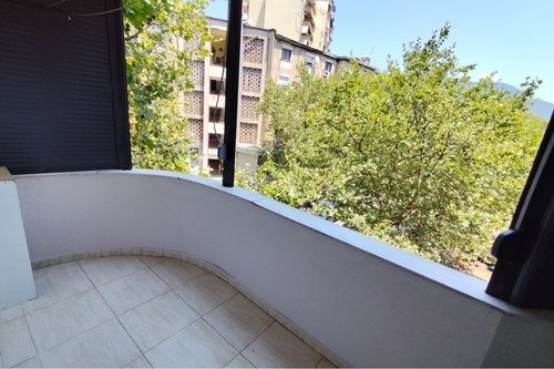 Tirane, shitet apartament 2+1+Ballkon Kati 3, 102 m² 189.000 € (Rruga Ali Demi (prane shkolles 1 Maji)