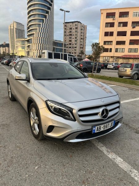 Tirane, shes makine Mercedes Benz GLA 220d- DISCTRONIC - 2017-4 MATIC, 200.000 km 14.999 €