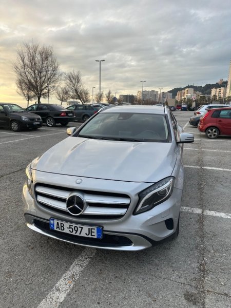 Tirane, shes makine Mercedes Benz GLA 220d- DISCTRONIC - 2017-4 MATIC, 200.000 km 14.999 €