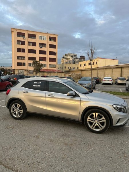 Tirane, shes makine Mercedes Benz GLA 220d- DISCTRONIC - 2017-4 MATIC, 200.000 km 14.999 €