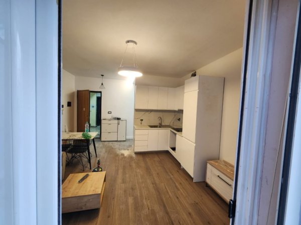 Shitet Apartament 1+1 i mobiluar tek Komuna e Parisit,  179.000 €URO