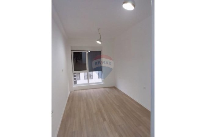 Tirane, shitet apartament 1+1 Kati 4, 63 m² 157.000 € (Kompleksi Kontakt)