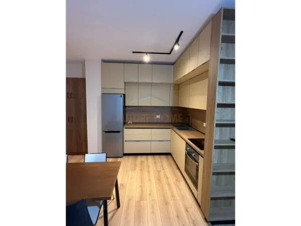 Shqiperi, jepet me qera apartament 2+1+Ballkon Kati 2, 100 m² 1.200 € (Zogu i Zi)