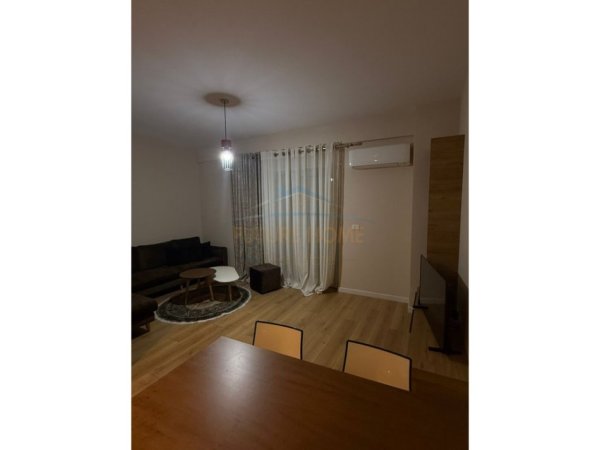 Shqiperi, jepet me qera apartament 2+1+Ballkon Kati 2, 100 m² 1.200 € (Zogu i Zi)